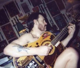 Lemmy playing guitar at home WP_BLOG_4_Lemmy_plays_guitar